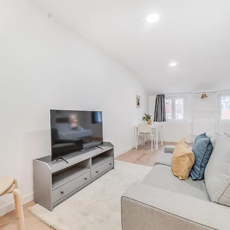 Apartment By The River - Alcantara *