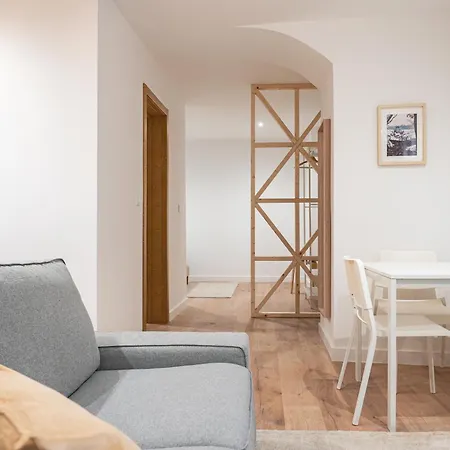 Apartment By The River - Alcantara