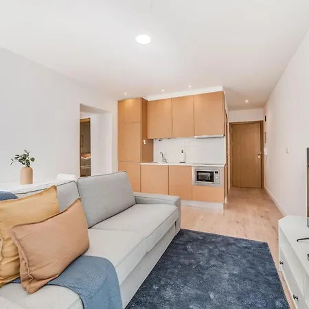 By The River - Alcantara Apartment *