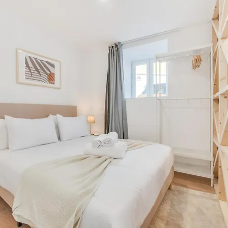 By The River - Alcantara Apartment